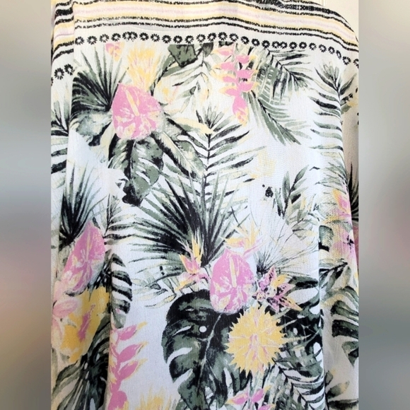 Vince Camuto One Size Tropical Open Front Tassle Kimono - Picture 4 of 6